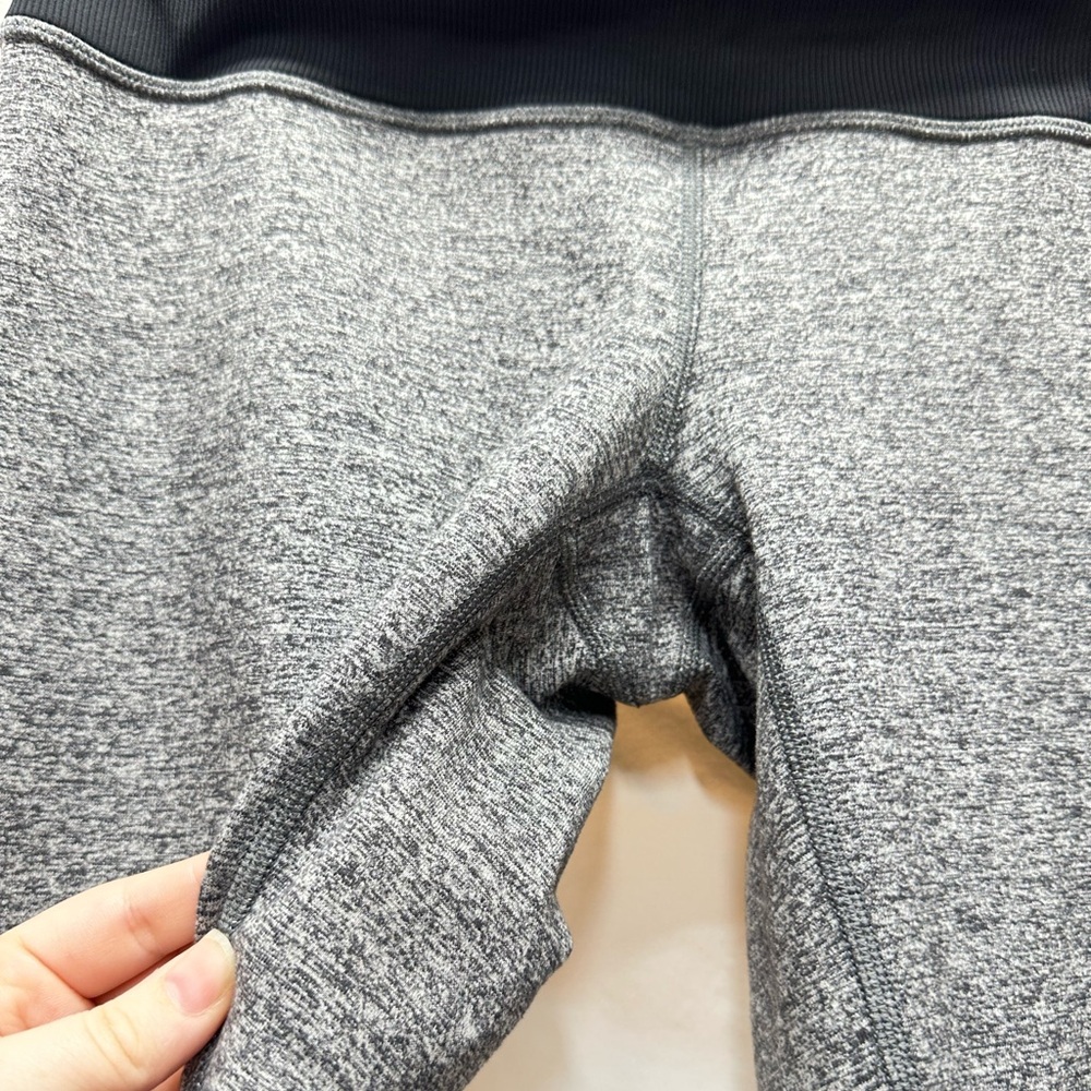 Women’s LuLuLemon Gray and Black Straight Up Pants Size 8 - Picture 5 of 12